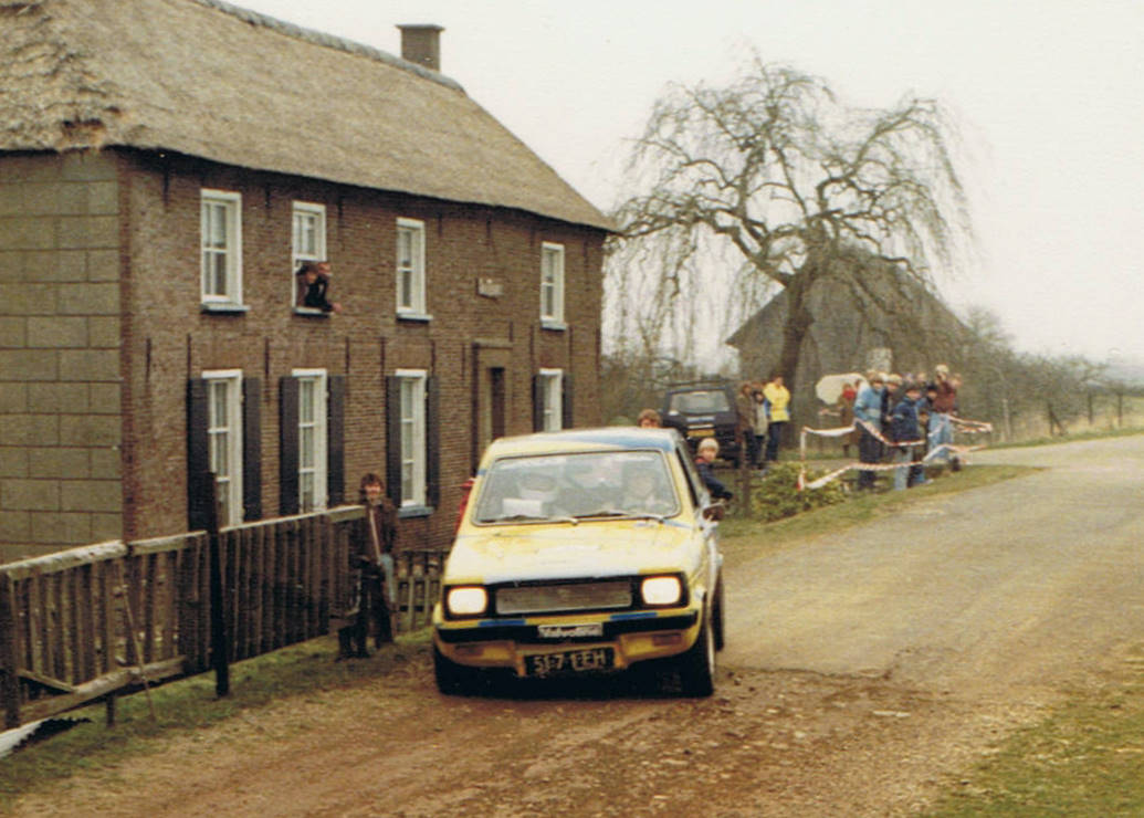 Dick Waaijenberg vrm.+ onb., Reliant Kitten, Rallysprint Nederasselt 1984, FM, 01.jpg